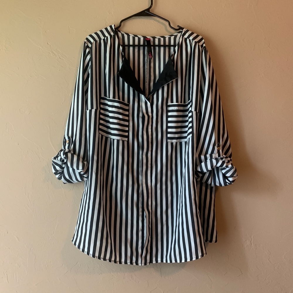 Unique Black & White Striped Button Up